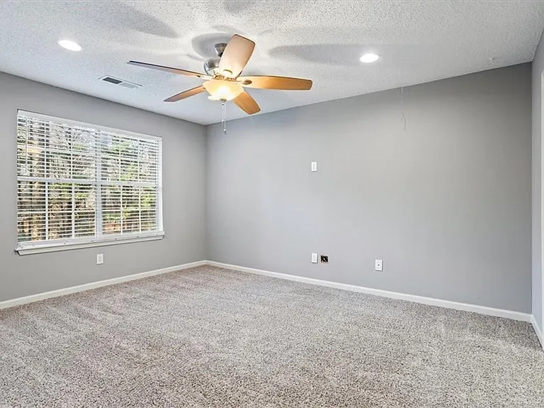 1009 Knights Bridge Ct — Photo 10