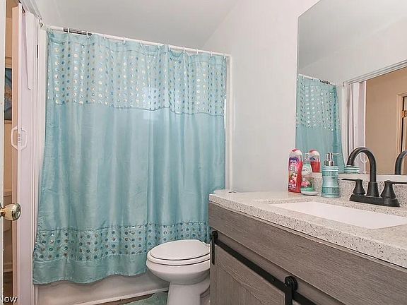 3rd image of 1672 Dominion Dr