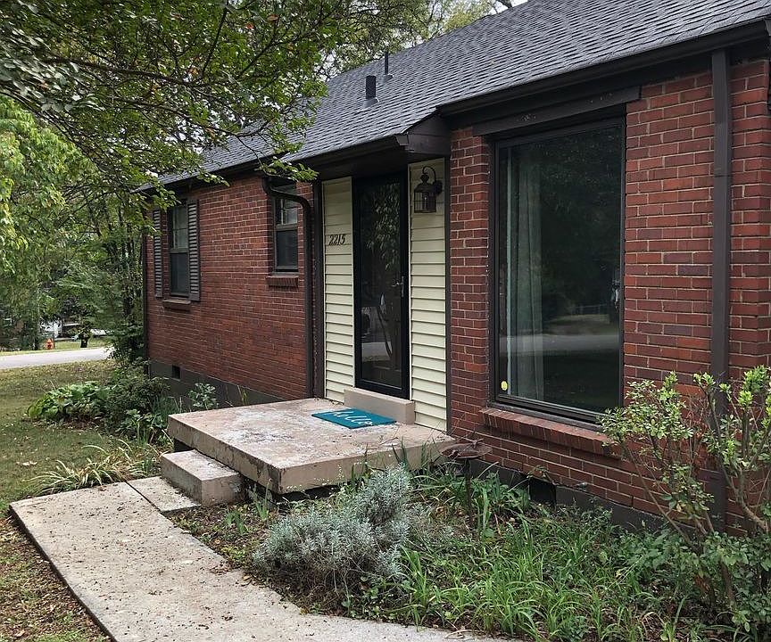 1st image of 2215 Pittswood Dr