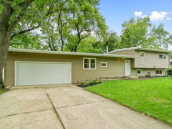 3rd image of 1N214 Woods Ave