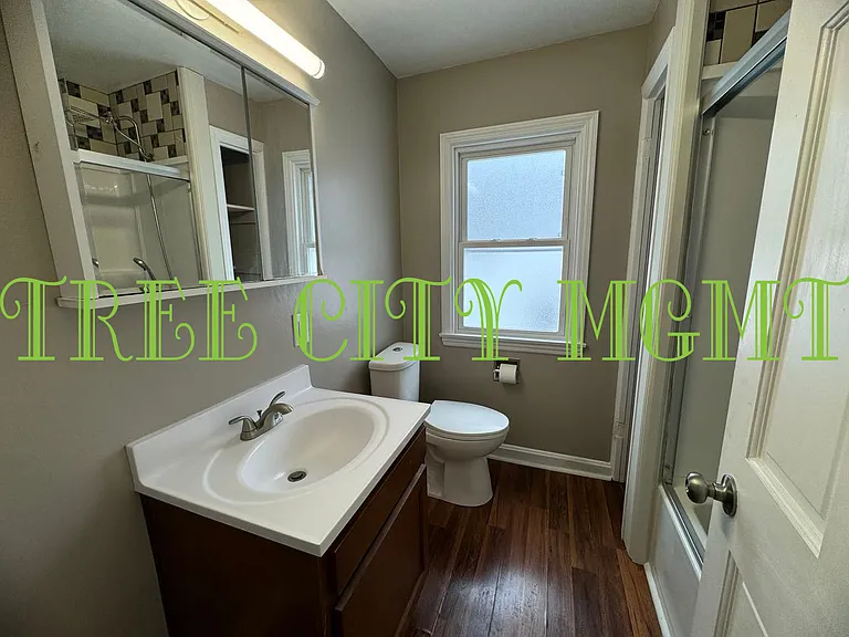 326 W Oakdale Dr #B — Photo 7