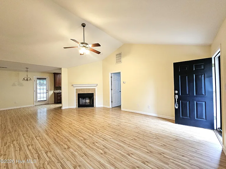 206 Corley Cir — Photo 3