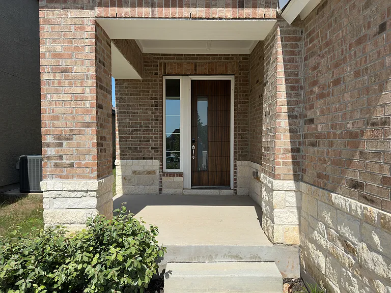 9603 Van Horn — Photo 2