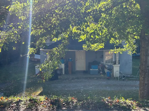 920 Cemetery Rd, Oliver Springs, TN 37840