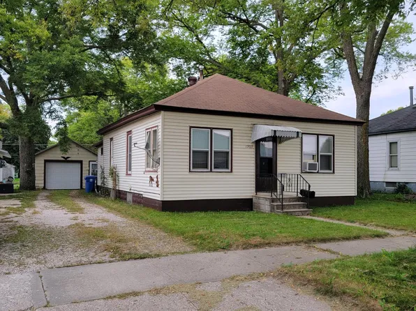 1307 Cleveland Ave, Charles City, IA 50616