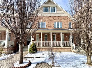 30 Aldwinckle Hts #3, Toronto, ON M3J3S6