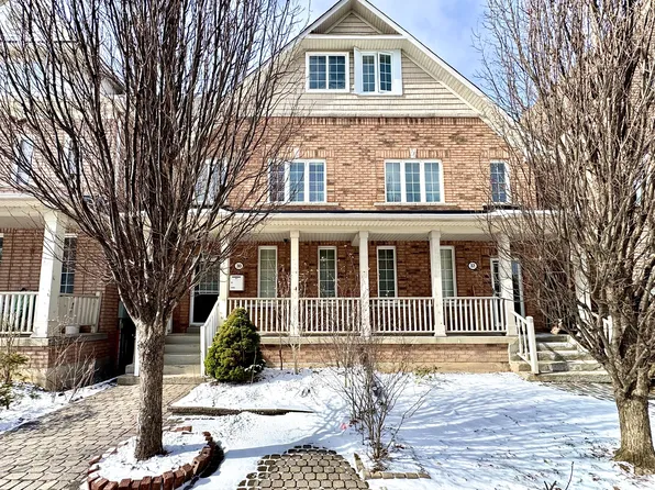 30 Aldwinckle Hts #3, Toronto, ON M3J 3S6