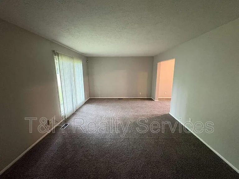 3644 Celtic Dr — Photo 4