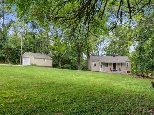 4002 E Cantrell St, Decatur, IL 62521