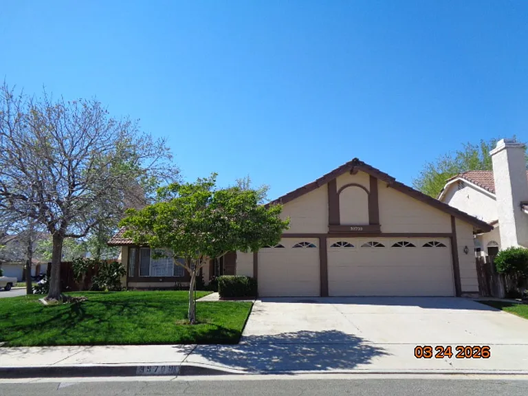39709 Larkspur Dr — Photo 1