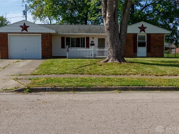 1862 Connecticut Dr, Xenia, OH 45385