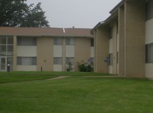 146 Chesterfield Mall, Chesterfield, MO 63017