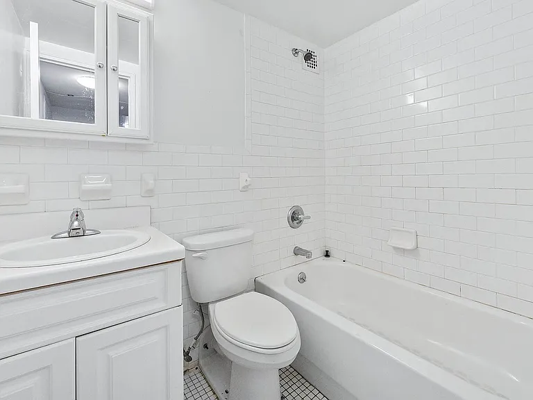 88 Fulton St #117 — Photo 8