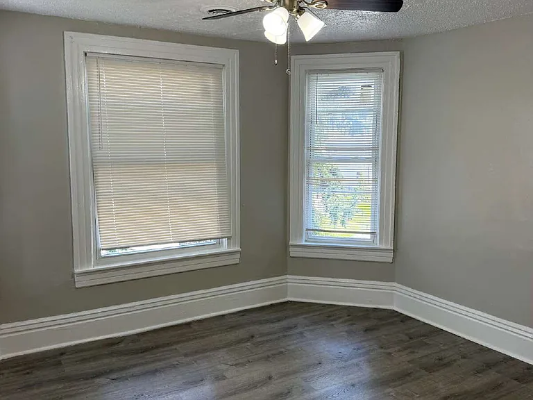 549 W Maple St #UPPER — Photo 5