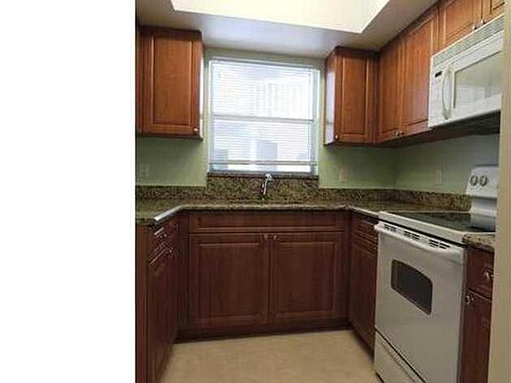 4th image of 4737 NE 25th Ave APT 201