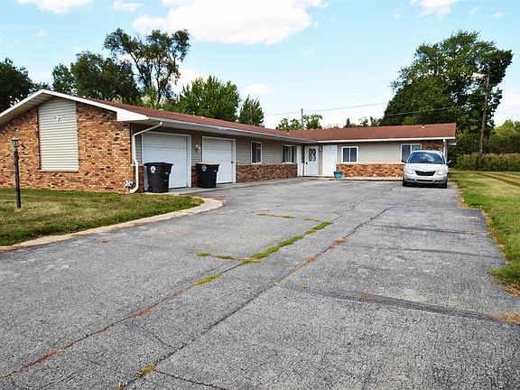 2nd image of 1104 Lake Forest Dr