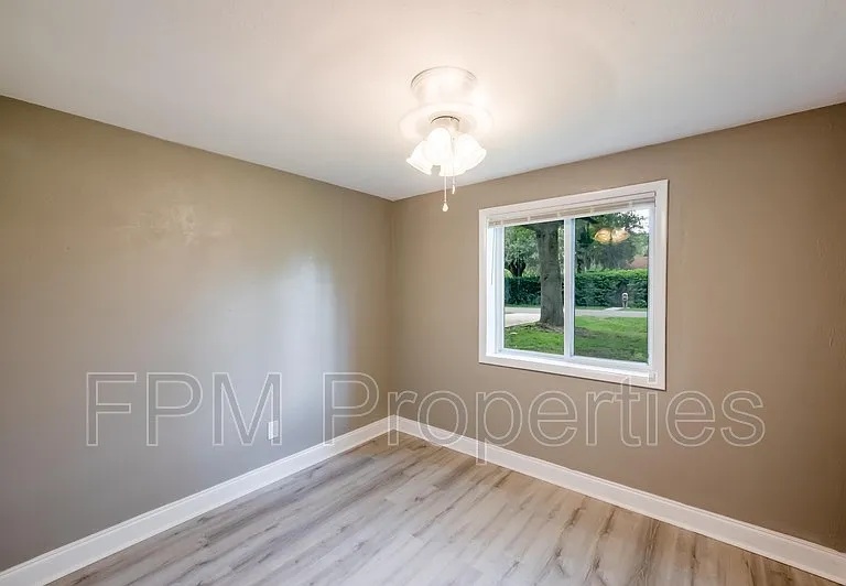 7832 Newton Rd — Photo 27