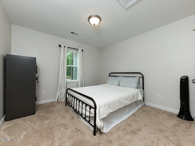 137 Wilburne Dr — Photo 25