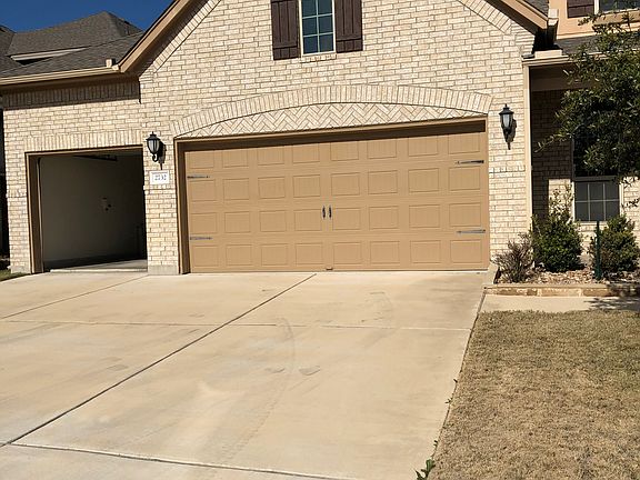 2nd image of 2732 Mazaro Way