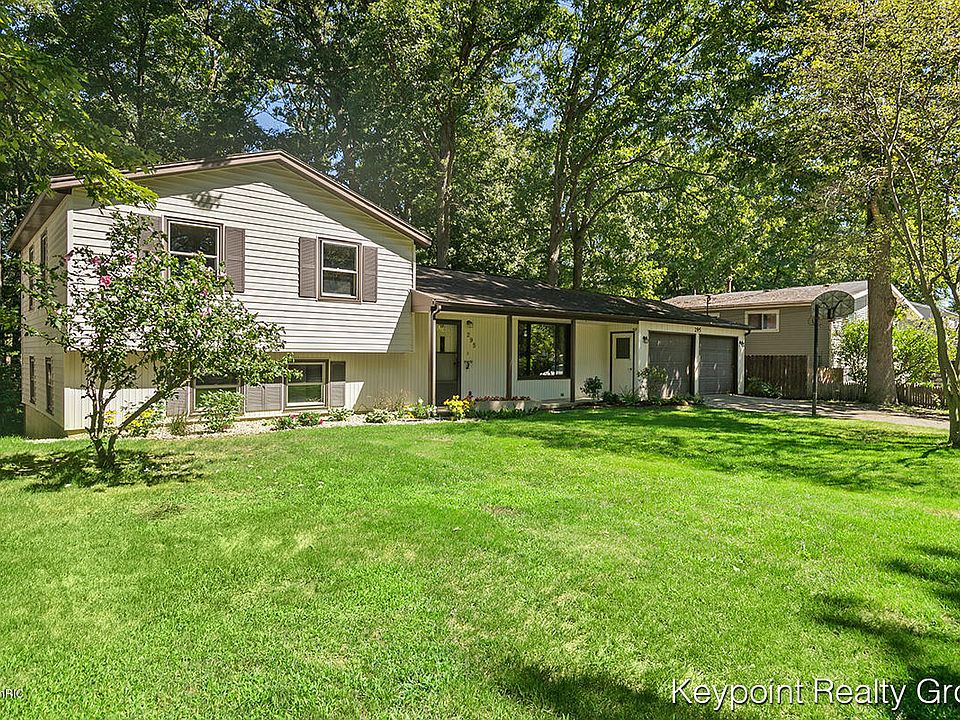 1st image of 295 Lantern Dr NW