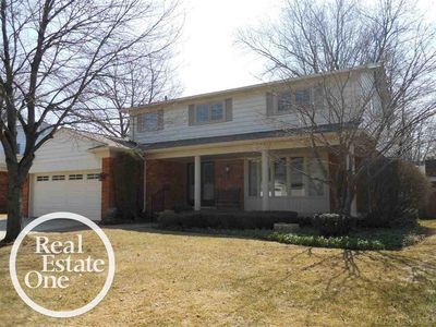 1189 Hollywood Ave, Grosse Pointe Woods, MI, 48236