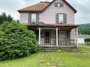 817 N Main St, Youngsville, PA 16371