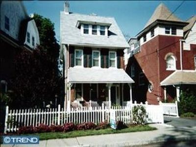 911 Old Lancaster Rd, Bryn Mawr, PA, 19010