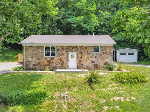 1445 Hidden Valley Rd, Livingston, TN 38570