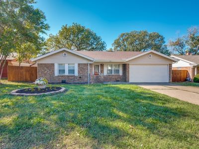 924 Blue Lake Dr, Fort Worth, TX, 76103