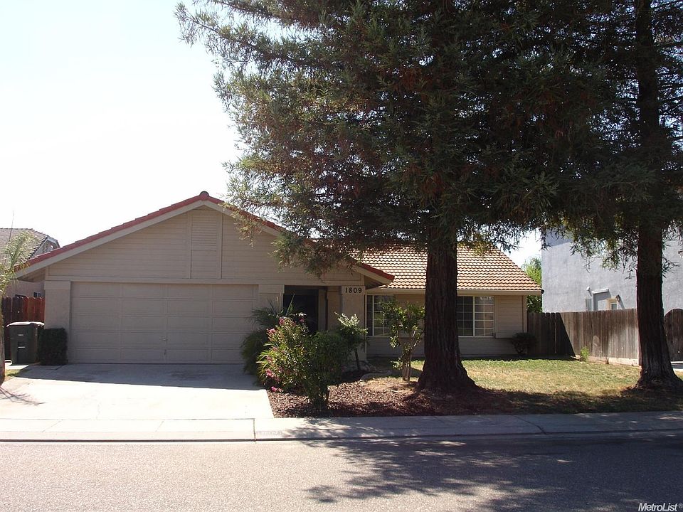 1st image of 1809 White Birch Dr