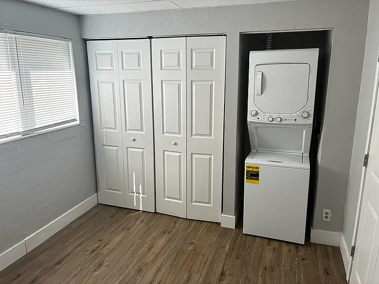 2146 Inwood Ter — Photo 22