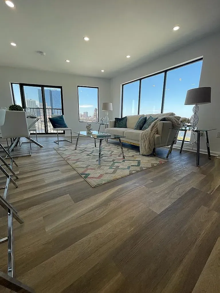 1 bed, 600 sqft, $2,449 — Photo 2