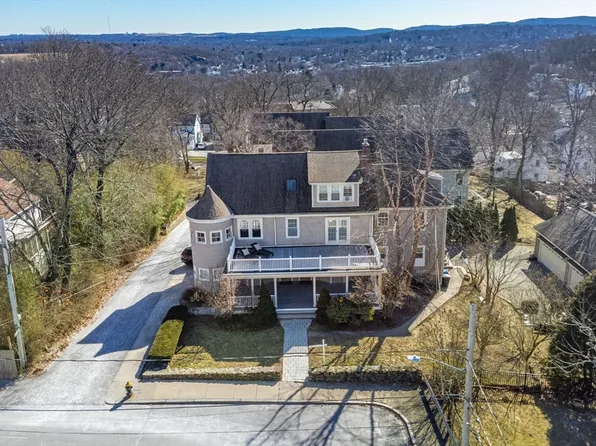 4 Chisholm Ln #2, Roslindale, MA 02131