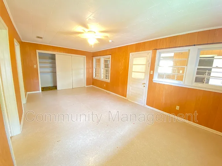 821 W Garfield St — Photo 7