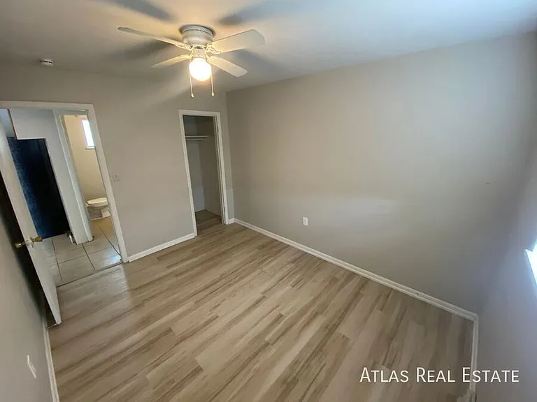881 E Egbert St — Photo 6