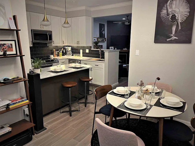 1307 Kinney Ave #120 — Photo 4