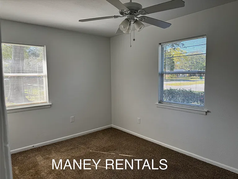Master bedroom, front corner