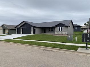 601 Grand Meadow Dr, Holmen, WI 54636