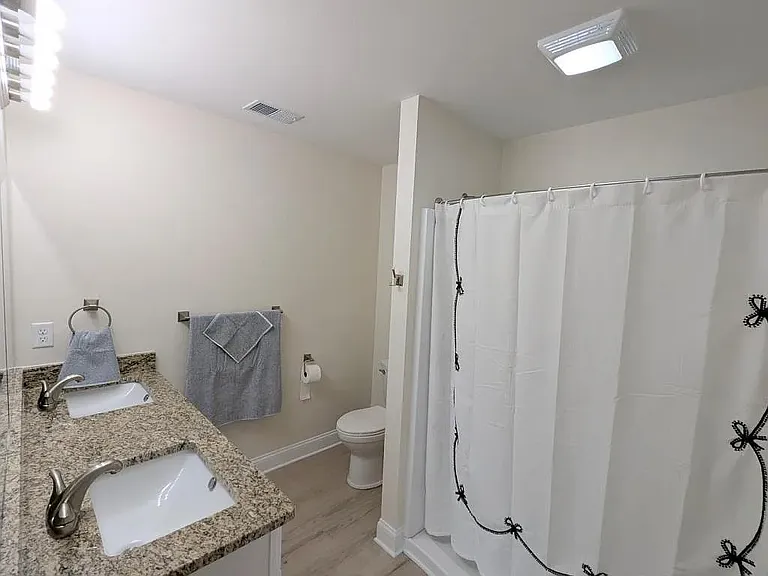 Keystone Luxury Apartments — Photo 13
