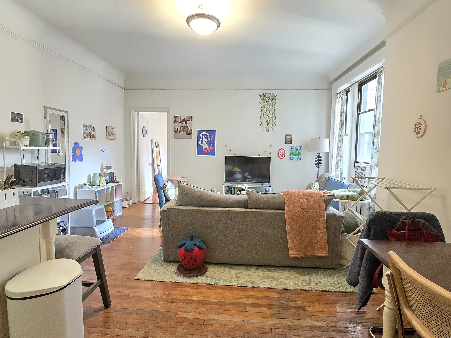 515 Cathedral Parkway — Photo 2