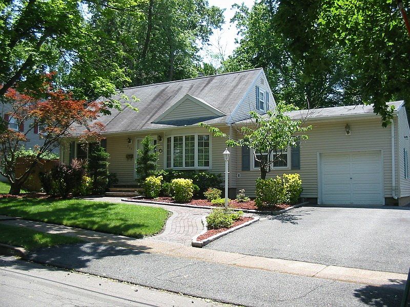 1st image of 627 Repetti St