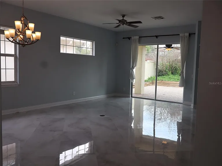 10842 Woodchase Cir — Photo 2