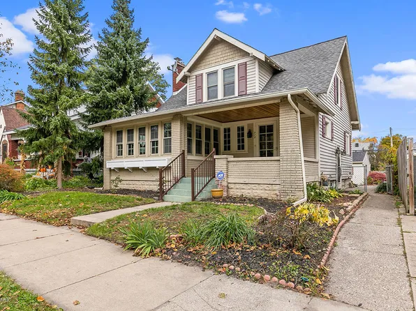 717 Lyon St NE, Grand Rapids, MI 49503