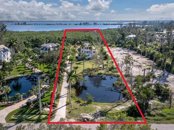 9315 9th Ave NW, Bradenton, FL 34209