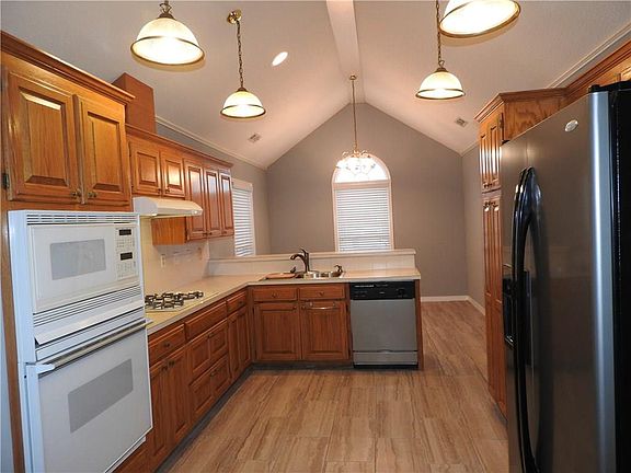 2nd image of 3200 Mimosa Way