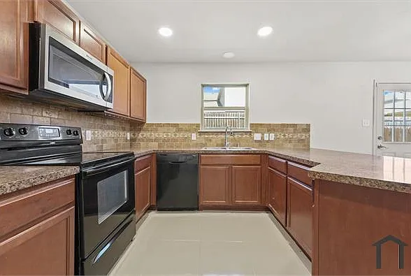 5500 Stone Meadow Ln — Photo 8