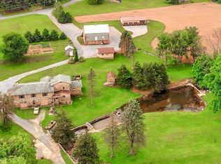 17 Fleetwood Rd, Fleetwood, PA 19522