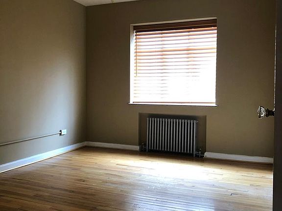 3rd image of 1377 Pearl St #14