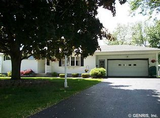 13 E Crest Dr, Rochester, NY 14606