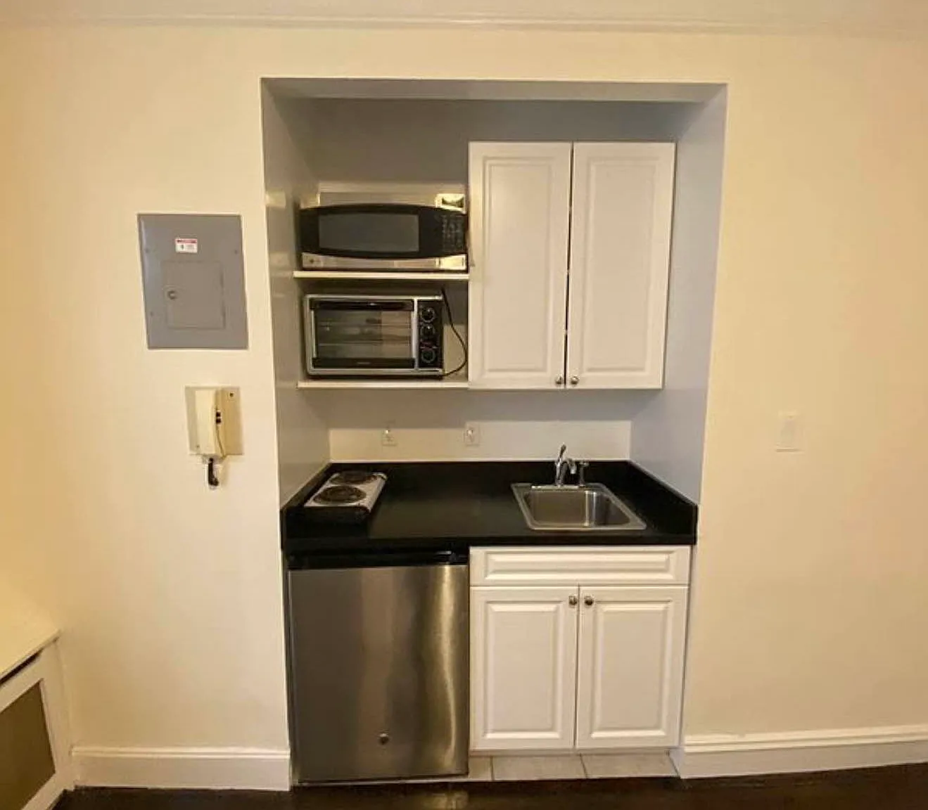 22 West 77th Street — Photo 2